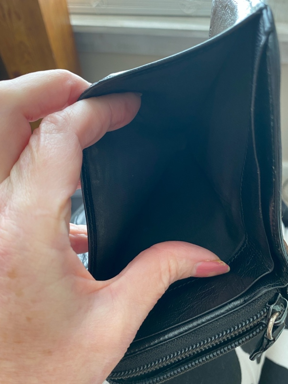Prada Black Leather Woman/ Men's Zip-Around Wallet with Signature Triangle Logo - Picture 10 of 10